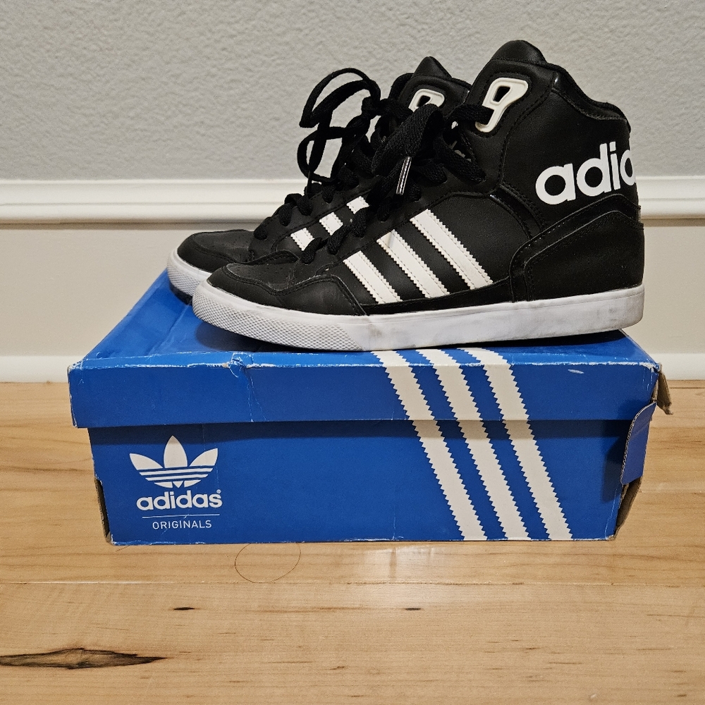 Women's Adidas Extaball Sneakers